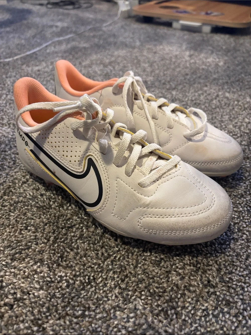 Nike Kids White & Peach Soccer Cleats